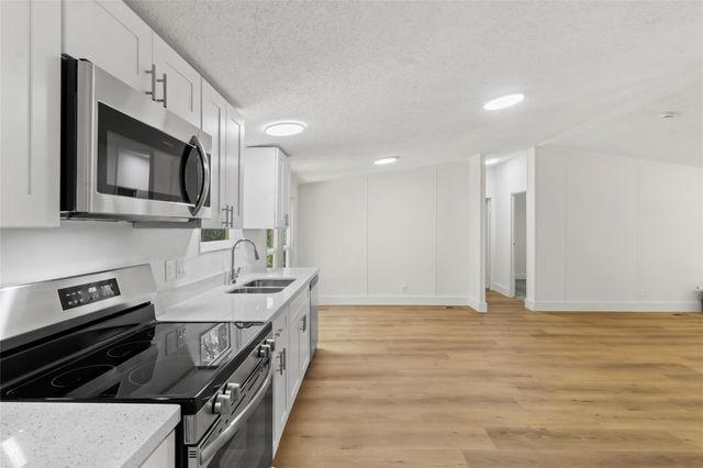 13488 Enchanted Cove, Willis, TX 77318