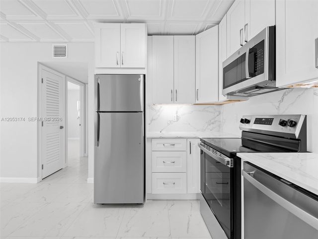 2300 NE 6th Avenue 201, Wilton Manors, FL 33305