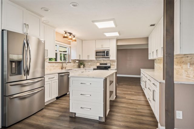 3019 Ramblewood Road, Montgomery, TX 77356