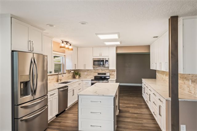 3019 Ramblewood Road, Montgomery, TX 77356