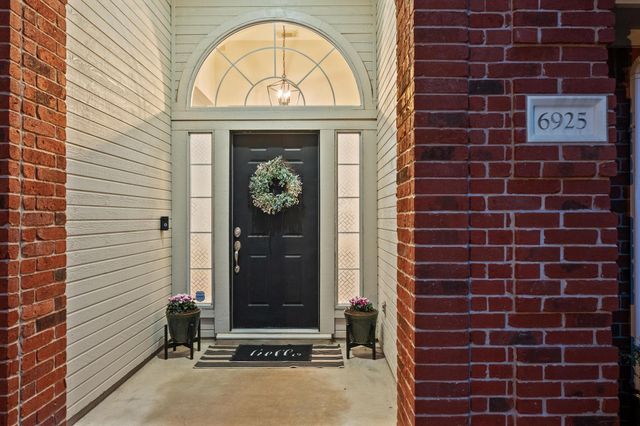 6925 AUCKLAND DR, Austin, TX 78749