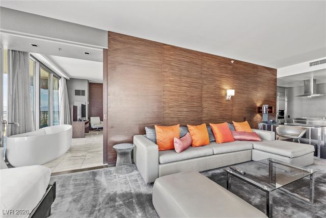 4381 FLAMINGO Road 21302, Las Vegas, NV 89103