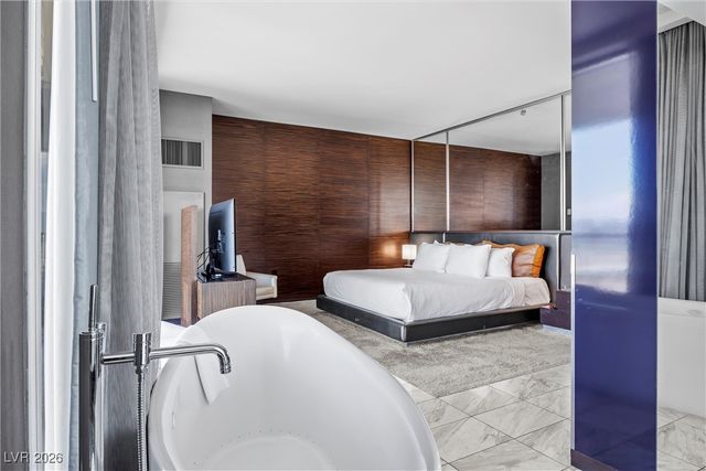 4381 FLAMINGO Road 21302, Las Vegas, NV 89103