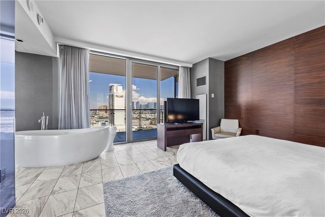 4381 FLAMINGO Road 21302, Las Vegas, NV 89103