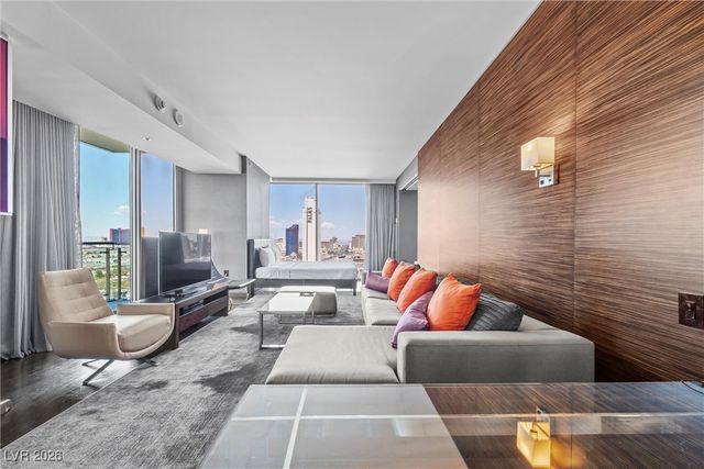 4381 FLAMINGO Road 21302, Las Vegas, NV 89103