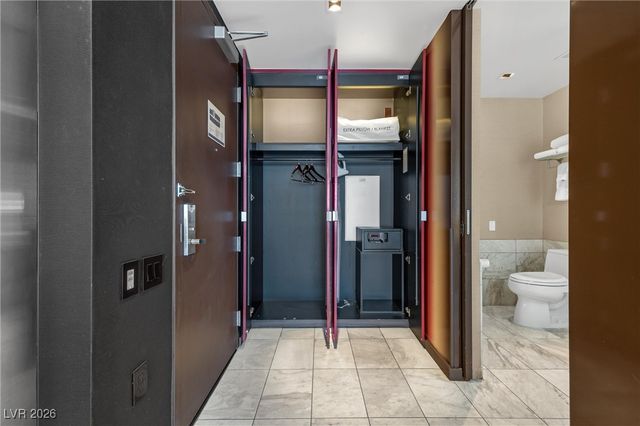 4381 FLAMINGO Road 21302, Las Vegas, NV 89103