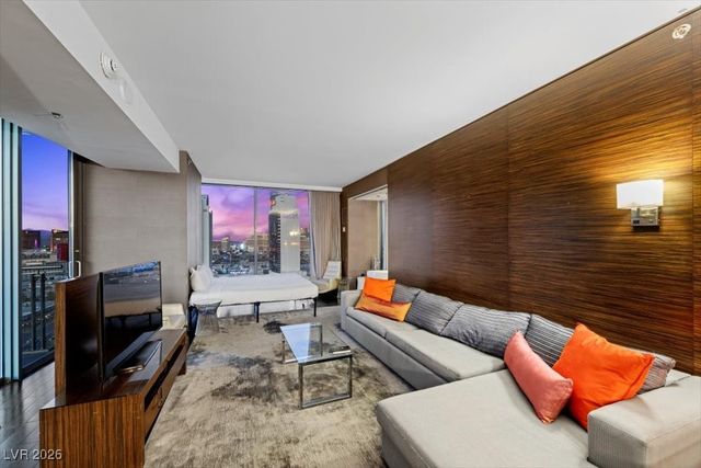 4381 FLAMINGO Road 21302, Las Vegas, NV 89103