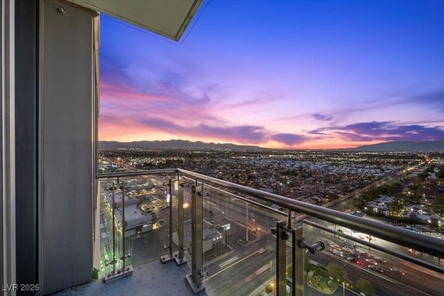 4381 FLAMINGO Road 21302, Las Vegas, NV 89103