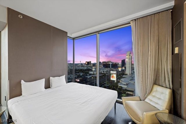 4381 FLAMINGO Road 21302, Las Vegas, NV 89103