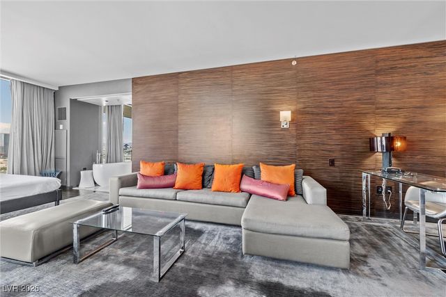 4381 FLAMINGO Road 21302, Las Vegas, NV 89103