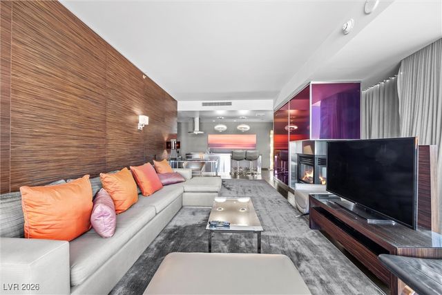 4381 FLAMINGO Road 21302, Las Vegas, NV 89103