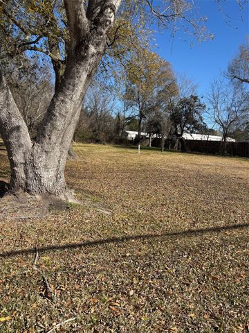 3015 Massey Tompkins Road, Baytown, TX 77521