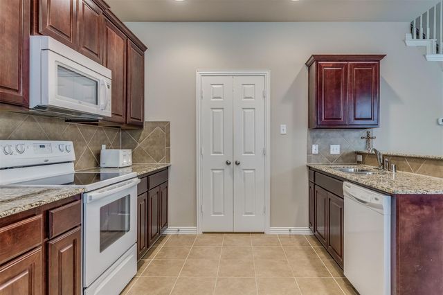 3649 Vienna Street, Irving, TX 75038