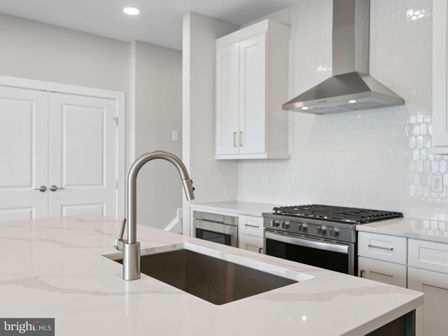 1132 ALDEN ST, Mount Joy, PA 17552