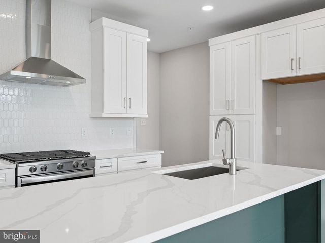 1132 ALDEN ST, Mount Joy, PA 17552