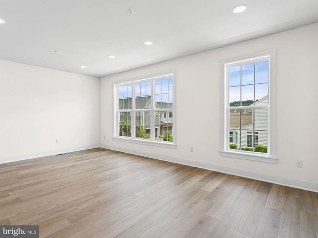 1132 ALDEN ST, Mount Joy, PA 17552
