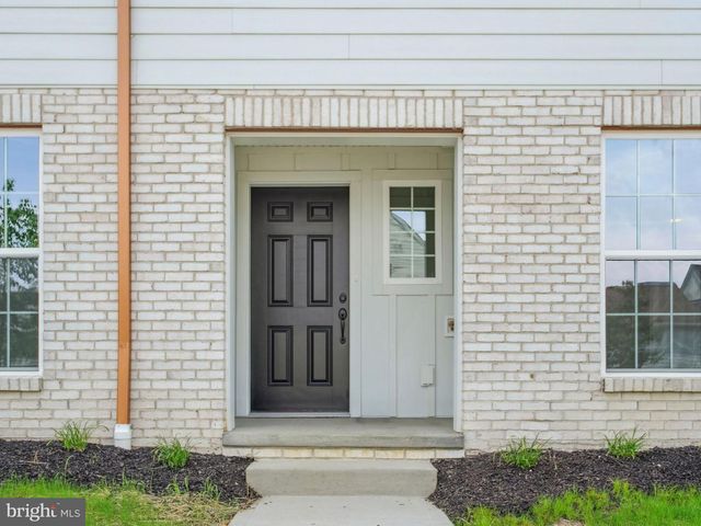 1132 ALDEN ST, Mount Joy, PA 17552