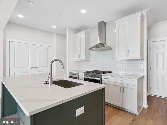 1132 ALDEN ST, Mount Joy, PA 17552