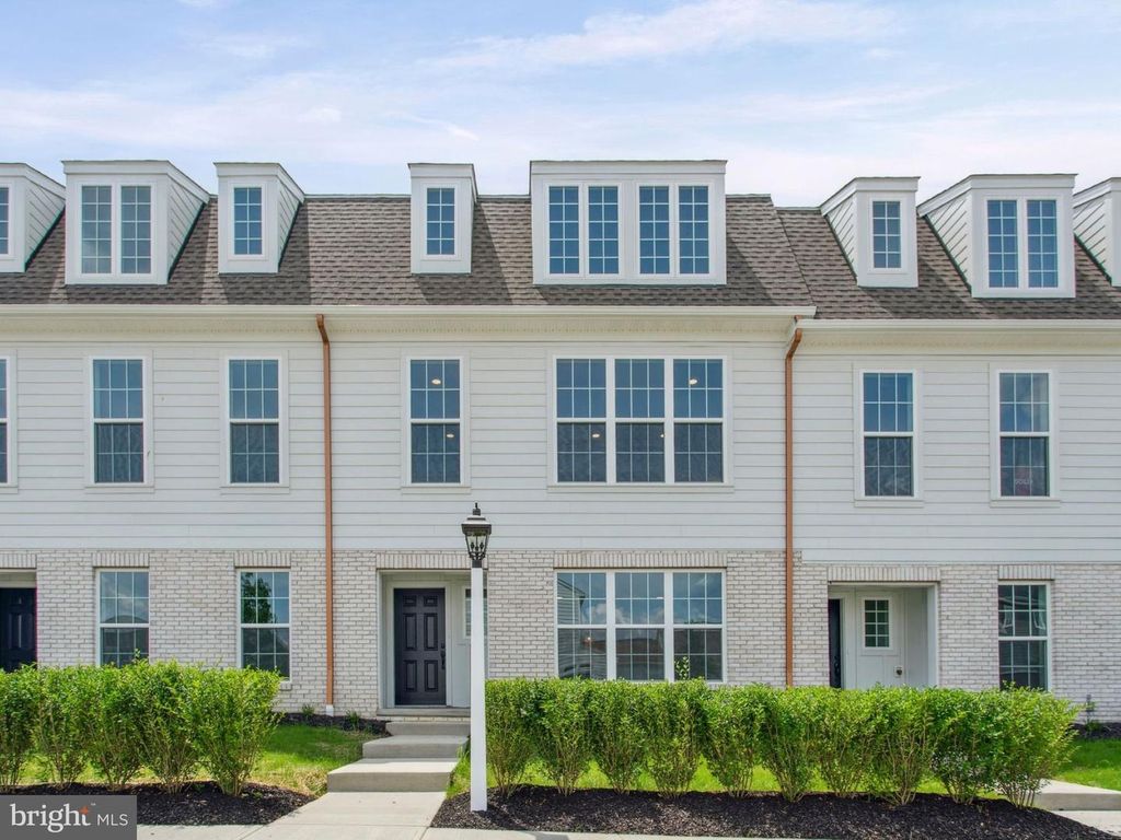 1132 ALDEN ST, Mount Joy, PA 17552