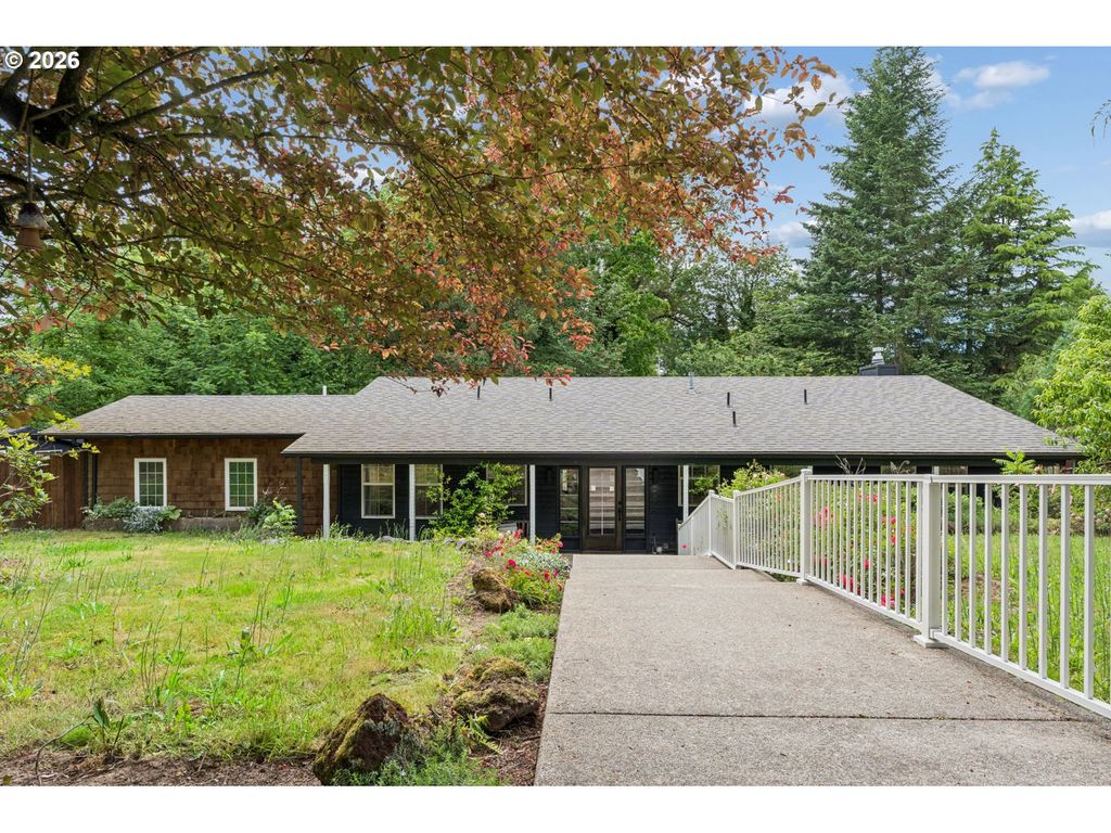 Image 1 of property listing at 545 Se PALMER Ln, Dayton, OR 97114