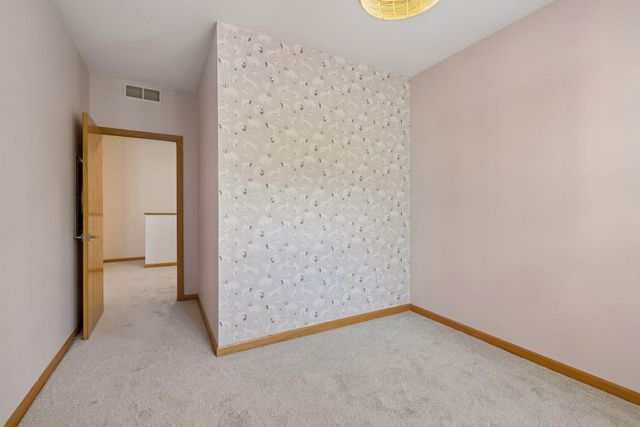 2566 Ellis Avenue 104, Saint Paul, MN 55114