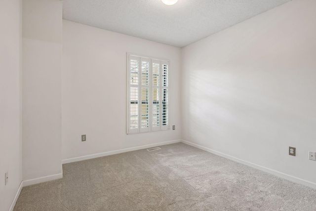 2566 Ellis Avenue 104, Saint Paul, MN 55114
