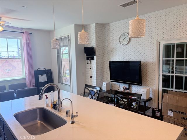 203 Promenade, Pomona, CA 91767