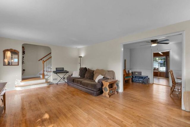 1805 6th Avenue, St Joseph, MO 64505