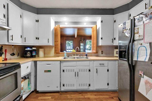 1805 6th Avenue, St Joseph, MO 64505