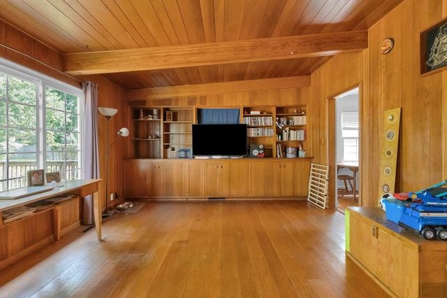 1805 6th Avenue, St Joseph, MO 64505