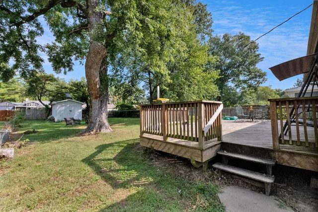 1805 6th Avenue, St Joseph, MO 64505