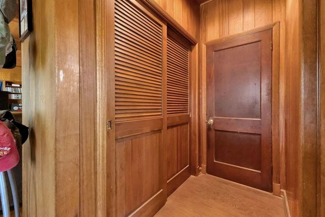 1805 6th Avenue, St Joseph, MO 64505