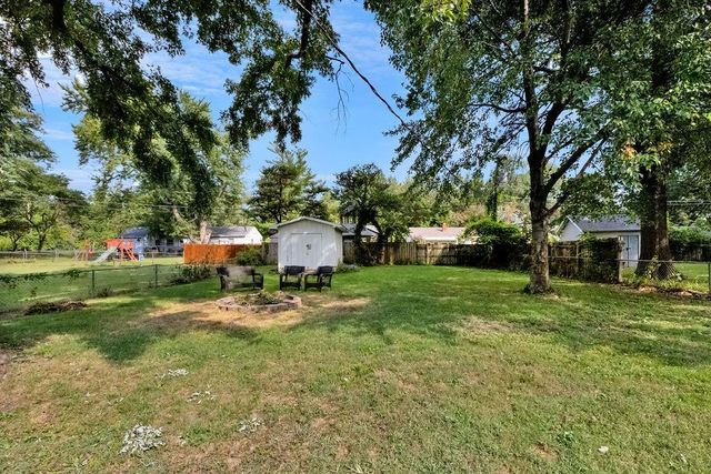 1805 6th Avenue, St Joseph, MO 64505