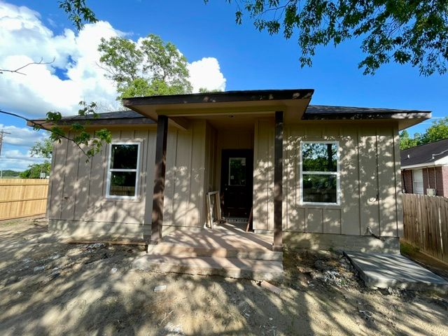 1210 East Martin Luther King Jr Street, Bryan, TX 77803