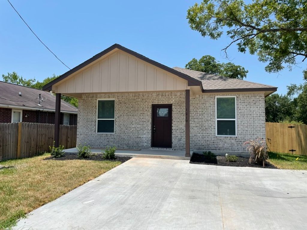1210 East Martin Luther King Jr Street, Bryan, TX 77803 — photo 2