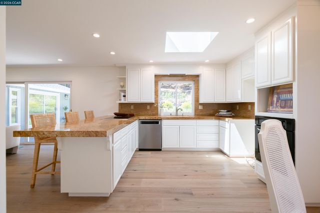 59 Lynwood Pl, Moraga, CA 94556