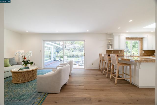 59 Lynwood Pl, Moraga, CA 94556