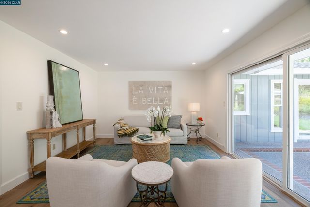 59 Lynwood Pl, Moraga, CA 94556
