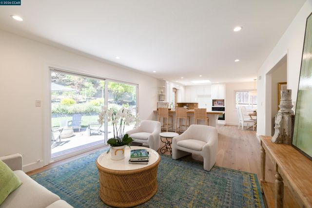 59 Lynwood Pl, Moraga, CA 94556