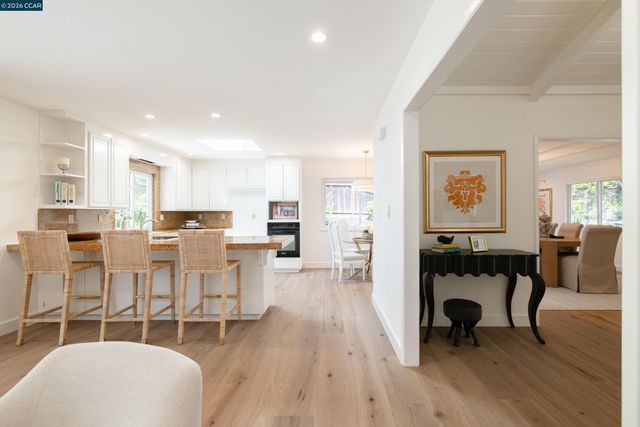 59 Lynwood Pl, Moraga, CA 94556