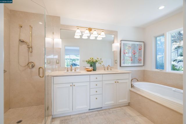 59 Lynwood Pl, Moraga, CA 94556