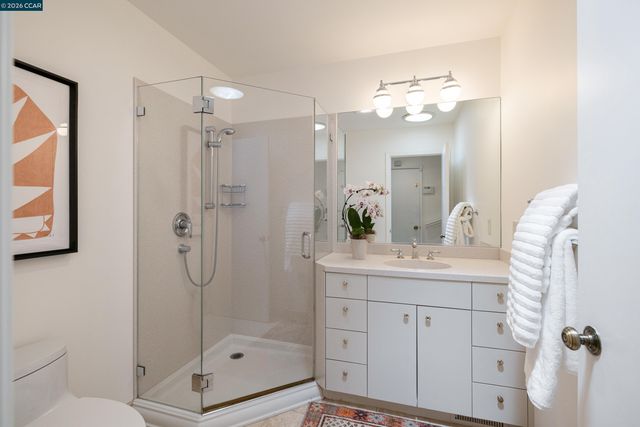 59 Lynwood Pl, Moraga, CA 94556