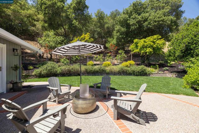 59 Lynwood Pl, Moraga, CA 94556
