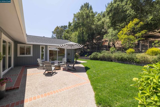 59 Lynwood Pl, Moraga, CA 94556