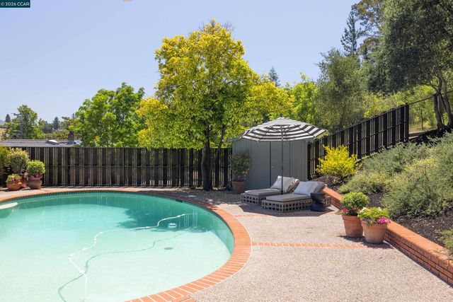59 Lynwood Pl, Moraga, CA 94556