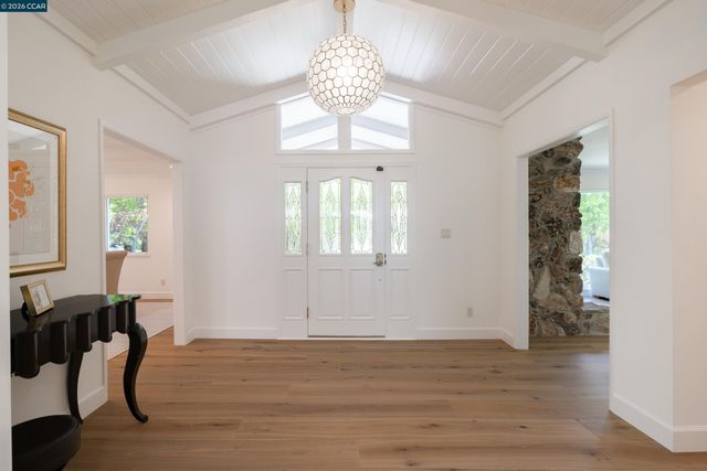 59 Lynwood Pl, Moraga, CA 94556