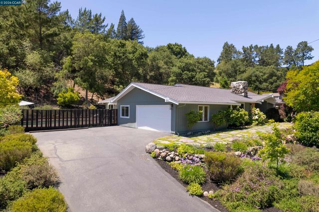 59 Lynwood Pl, Moraga, CA 94556