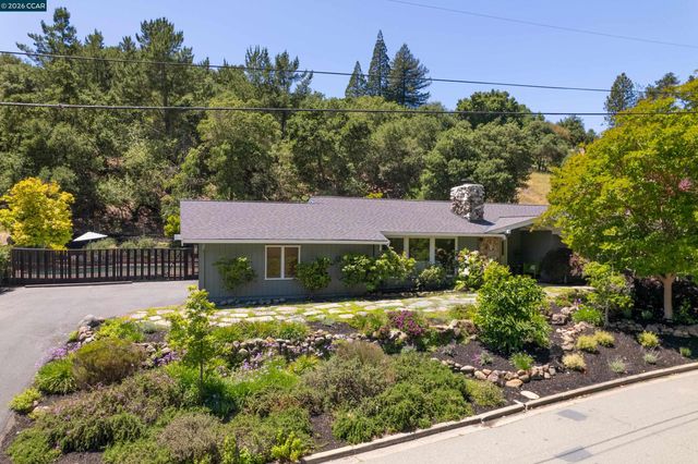 59 Lynwood Pl, Moraga, CA 94556
