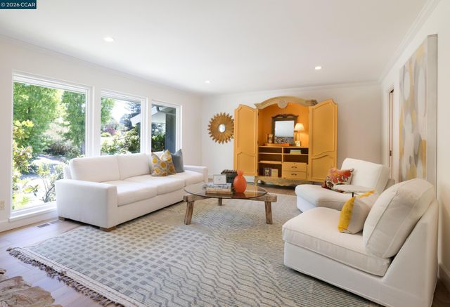 59 Lynwood Pl, Moraga, CA 94556