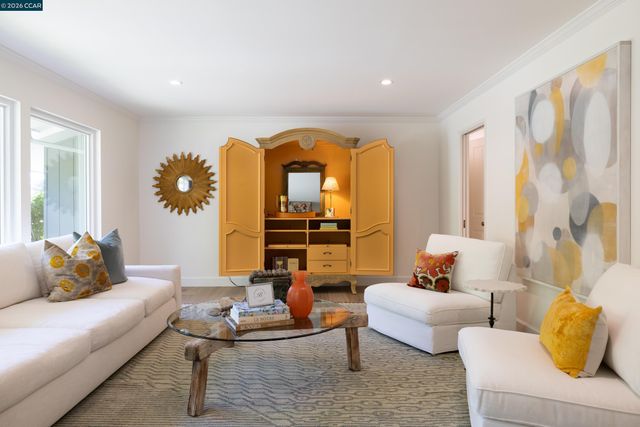 59 Lynwood Pl, Moraga, CA 94556